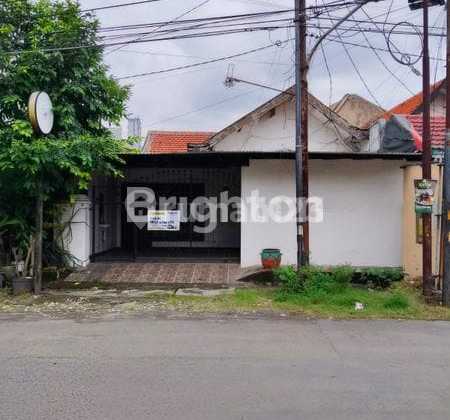 Old Business House in Ngagel Jaya, Central Surabaya, suitable for Office, Depot, Cafe, near Manyar, Bratang, Gubeng.