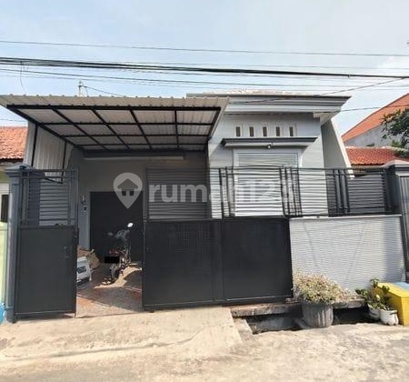 Newly Renovated House Ready to Live In, Located in Ngagel, Central City, Near Gubeng, Kertajaya, Pucang, Manyar, Baratajaya, Bratang.