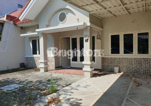 Single-Story Ready-to-Use House Araya 2, Renovated, Near Merr Galaxy Mall, Klampis, Manyar, Pakuwon City, Its, Hang Tuah