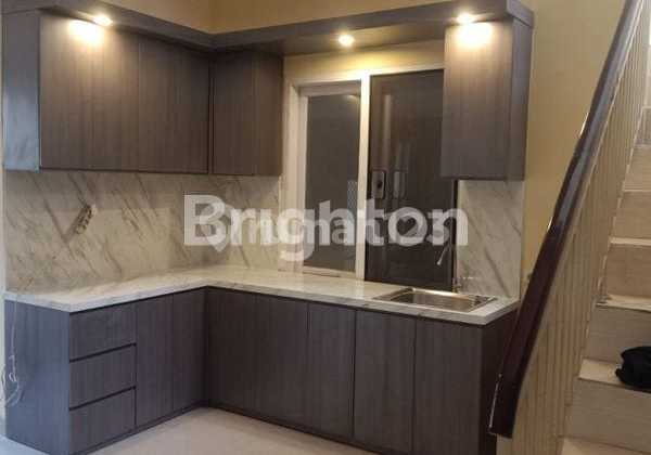 Rumah Cakep 1.5 Lantai Rungkut Asri Siap Huni Dekat Merr, Superindo, Upn, Kedung Baruk, Nirwana Eksekutif, Ubaya Tenggilis, Panjang Jiwo 2