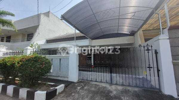 2-Story Semi-Furnished House Ready to Occupy in Dharmahusada Indah, Near Merr Galaxy Mall, Central Gubeng, Kertajaya, Manyar Kertoarjo, Close to Unair 2-Story Semi-Furnished House Ready to Occupy in Dharmahusada Indah, Near Merr Galaxy Mall, Central Gubeng, Kertajaya, Manyar Kertoarjo, Close to Unair