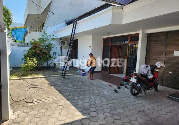 2-Story Semi-Furnished House Ready to Occupy in Dharmahusada Indah, Near Merr Galaxy Mall, Central Gubeng, Kertajaya, Manyar Kertoarjo, Close to Unair 2