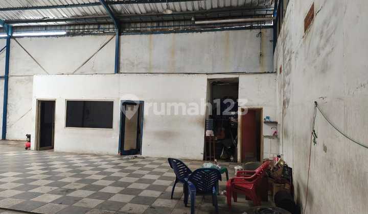 Dijual Cepat - Gudang / Ex Showroom Mobil Pinggir Jalan Raya Cimuning - Bantar Gebang Gudang Strategis Bekas Showroom Mobil.