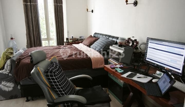 Di Jual Rumah Bagus Renovasi 2 Lantai di Cluster Ifolia Harapan Indah Bekasi