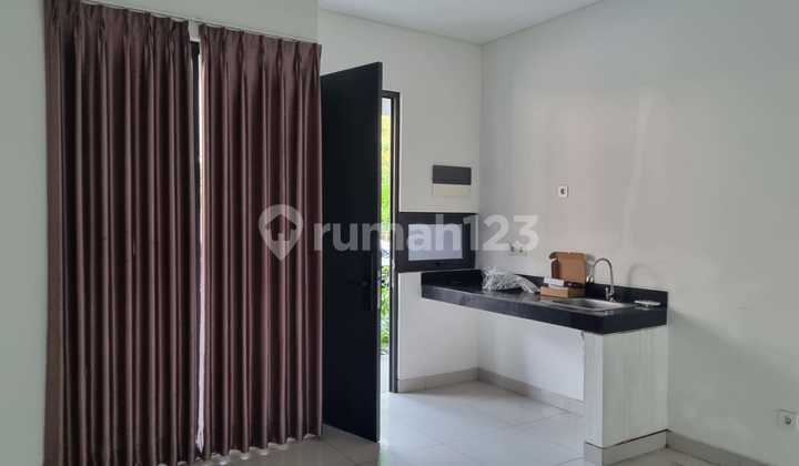 Disewakan rumah cantik. Siap Huni. Cluster Wisteria - Cakung Metland, JakTim