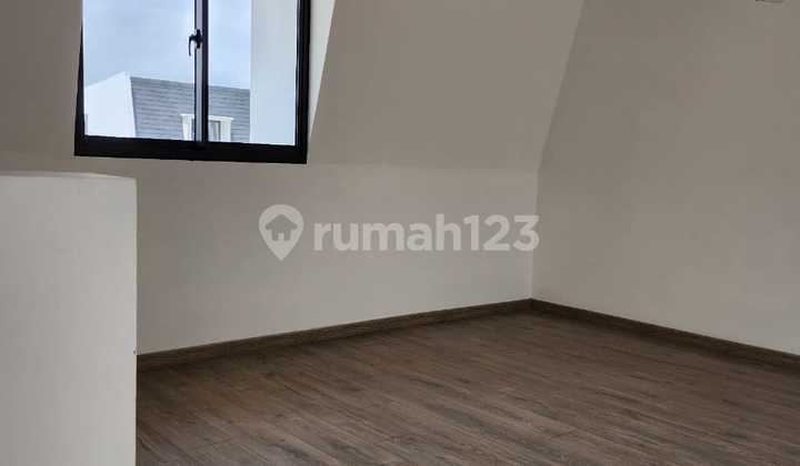 Sold at a loss / for rent new beautiful house number in Maison de Wisteria, Cakung, East Jakarta.