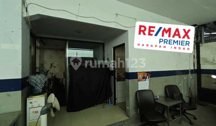 Warehouse and 2-story office for sale in Sunter, North Jakarta Warehouse and 2-story office for sale in Sunter, North Jakarta