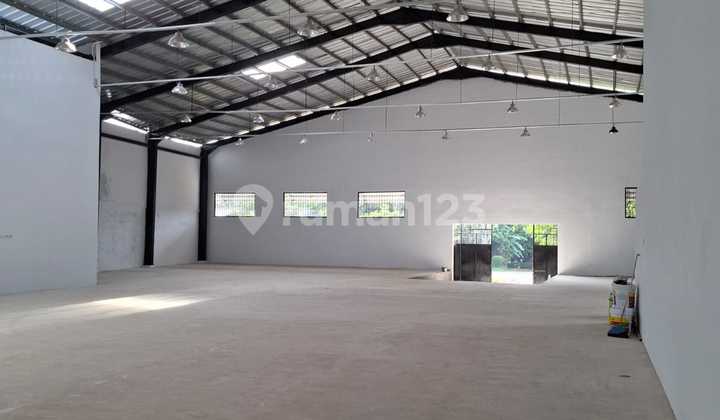 Warehouse Ready to Live In for Rent in Cakung Area, East Jakarta Warehouse Ready to Live In for Rent in Cakung Area, East Jakarta