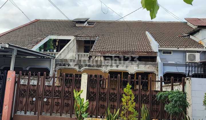 Dijual Rumah Tua Hitung Tanah di Kuning Muda Kelapa Gading - SHM, bisa 2 Mobil, Harga Nego!
