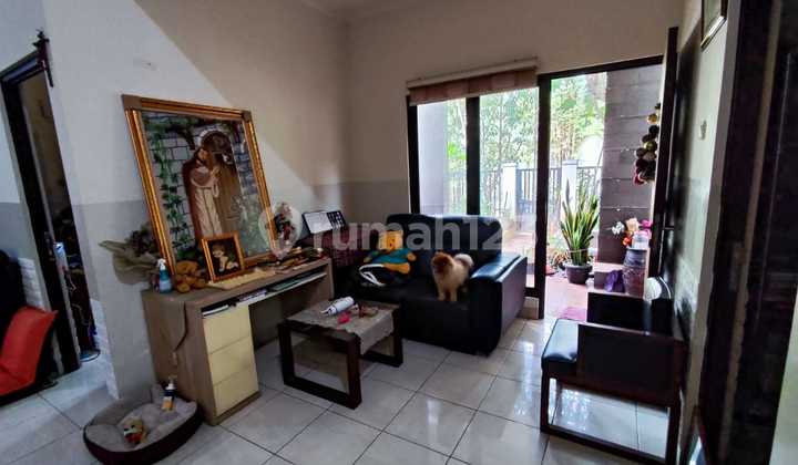 Dijual Murah Rumah Hoek Semi furnish Cluster Aralia, Harapan Indah 2,Bekasi 2