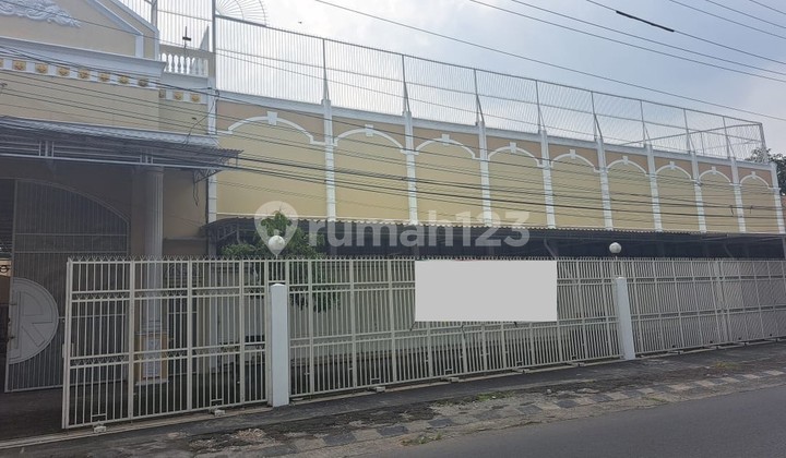 Business Space & 2-Story House, Strategic Location on Sultan Agung Street, South Magelang