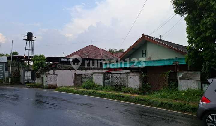 House with Land Area of 938 Square Meters Suitable for Business, Location in Mulungan, Mlati, Sleman 2