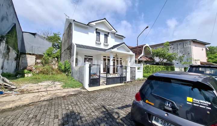 Semi-Furnished House for Sale in Perum Griya Perwita Wisata, Ngaglik Sleman 2