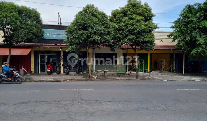 Rumah Cocok Untuk Ruang Usaha Lokasi di Kawasan Ruko Jalan Bantul.