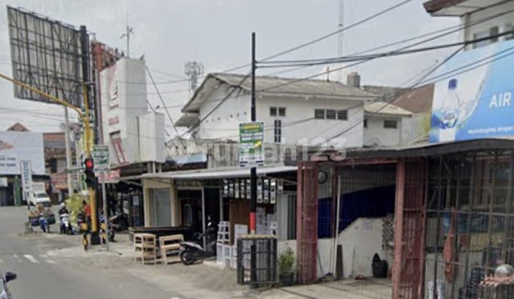 Shop House Suitable for Business, Strategic Location Near Hardjolukito Hospital 2