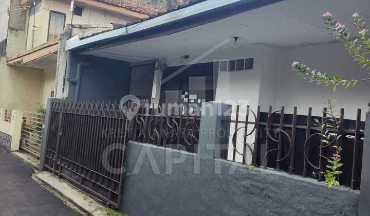 Ready-to-Occupy House with Strategic Location in Kurdi Mochammad Toha Bandung Ready-to-Occupy House with Strategic Location in Kurdi Mochammad Toha Bandung