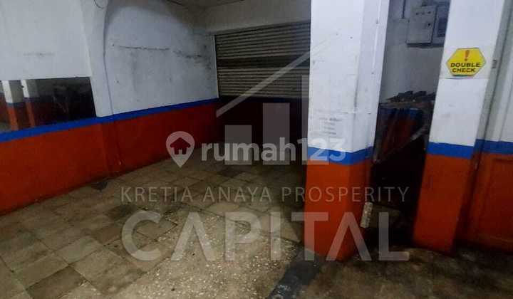 Shop Houses for Various Types of Businesses on Moch Toha Main Road 2