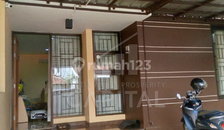 Contemporary House in Suryalaya Complex, Buah Batu, Bandung 2