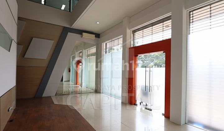 Commercial Space on Peta Street, Bandung, Highly Suitable for Bank Offices and Other Businesses