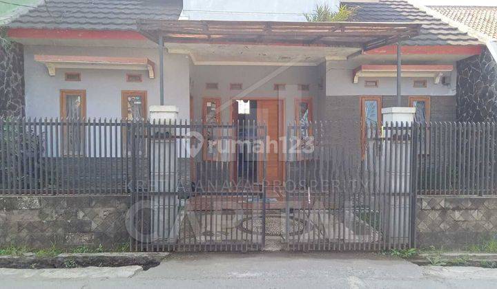 Rumah Terawat Siap Huni Dengan Akses Jalan Lebar di Tegal Luar Bandung 1