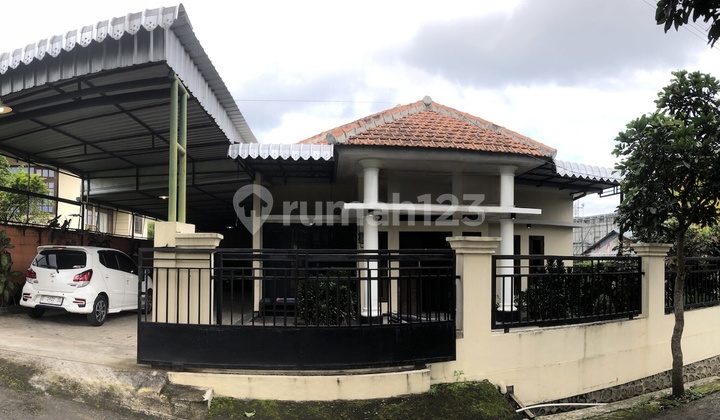 Rumah Villa Kos Dekat Museum Angkut Batu 1