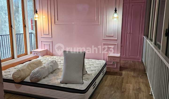 Rumah Bagus 2,5 Lantai Siap Huni di Kebayoran Village Sektor 7-Bintaro, Tangerang Selatan