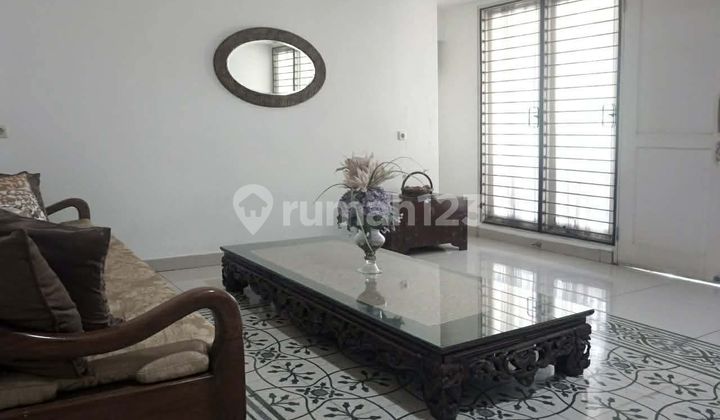 Rumah Bagus Lingkungan Asri Lokasi Strategis di Menteng, Jakarta Pusat Rumah Bagus Lingkungan Asri Lokasi Strategis di Menteng, Jakarta Pusat