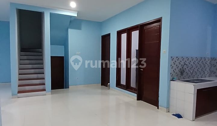 Ready-to-Live 2-Story Rental House in a Strategic Location in Bintaro Jaya - South Tangerang 2