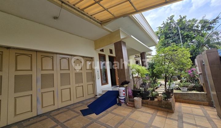 Jual Cepat Rumah Indah Lingkungan Asri Lokasi Strategis di Kebayoran Lama, Jakarta Selatan