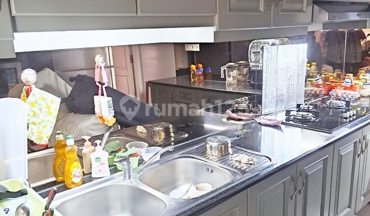 Apartemen Taman Anggrek Full Furnished, Strategis dan Interior Mewah di Grogol 2