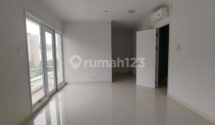 Nice and New Pasadena House with Wide Road Access in Gading Serpong