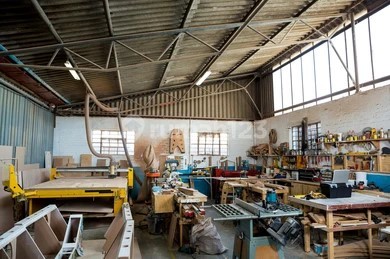  Dijual Gudang Urgent Ingin Cepat Terjual Strategis Kawasan Komersial, Muat Container 40 feet di Cipondoh