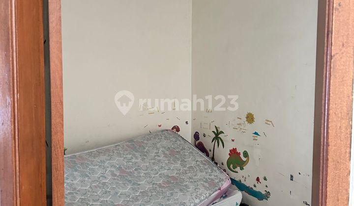 Urgent Bisa Nego Rumah Semi Furnished 2,5 Lantai Rumah Bagus dan Akses Strategis di Poris Indah Cipondoh  2