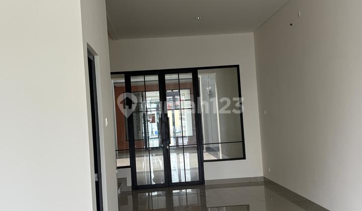 Ruko Bagus untuk Bangun Usaha 3 Lantai di Hudson Gading Serpong