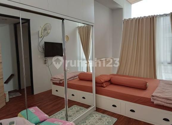 Ideal Residence in Lippo Karawaci: 2-Story House, Semi-Furnished