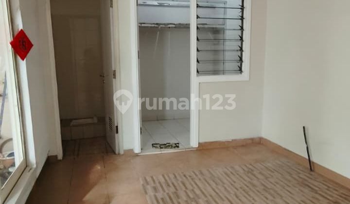 Rumah Full Renovasi, Lingkungan Nyaman, Posisi Hook dan Dekat Tol Karang Tengah di Cluster Amerika Green Lake 2