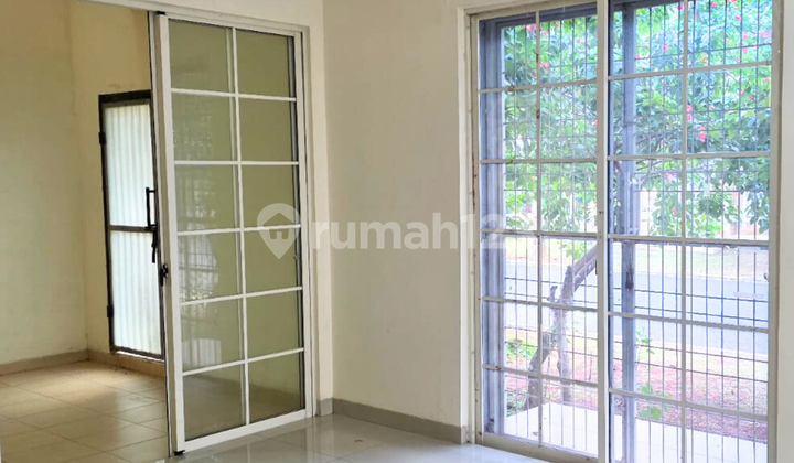Bisa Nego! Ambil sekarang Rumah Bagus Posisi Hook, Area Dekat Tol Karang Tengah, Super Strategis! di Cluster Europe Green Lake City 2