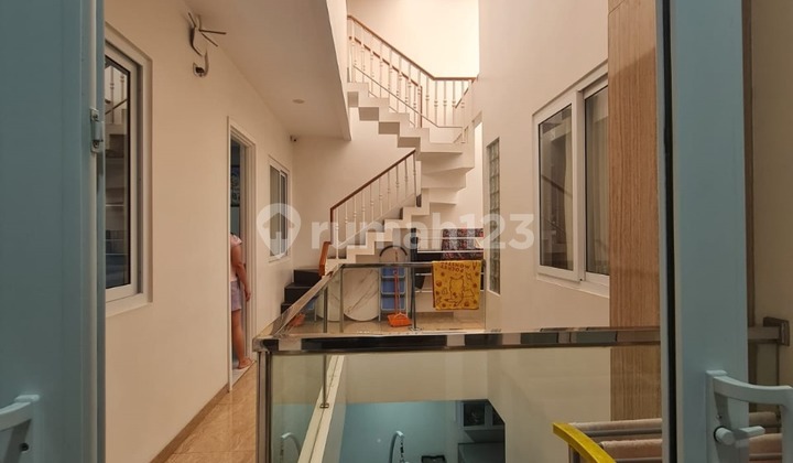 For Sale Large House in Banjar Wijaya, 8 Bedrooms, Strategic Location, Still Negotiable 2