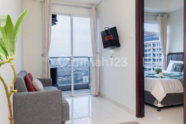 Brand New 31st Floor Apartment in Puri Mansion, West Jakarta. Sold in a Quiet Area. Categories are as Follows: - Bedrooms: 2+1 - Bathrooms: 2 - Certificate: PPJB - Furniture Condition: Furnished - Free IPL for 2 Years - View: City View