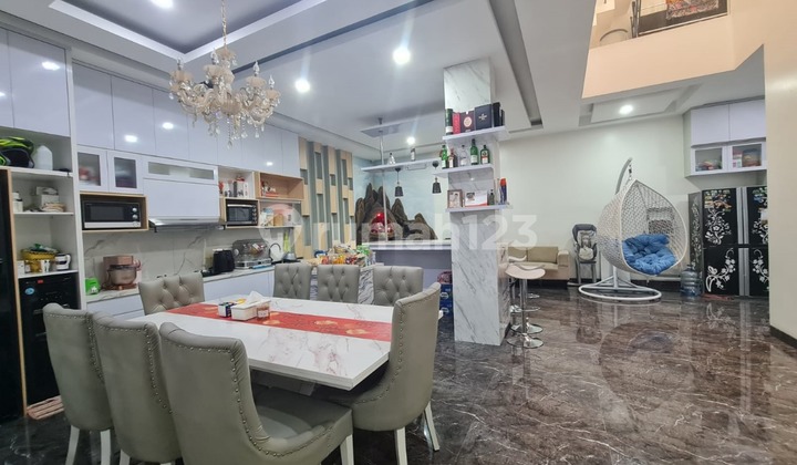 Dijual Rumah Besar di Banjar Wijaya, 8 Kamar Tidur, Lokasi Strategis Masih bisa Nego