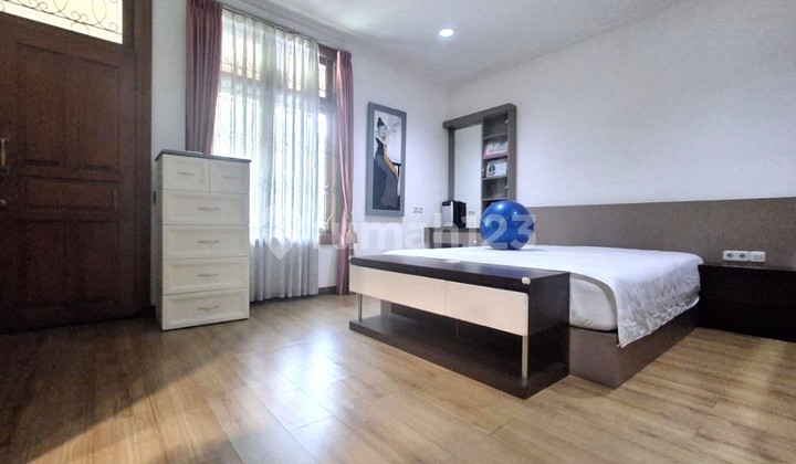 Ambil Cepat! Rumah Semi Furnished Hadap Timur di Sunter Kirana Raya Jakarta Utara