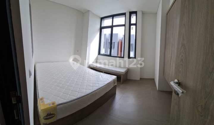 Rumah Bagus dan Simple Full Furnished di Gading Serpong