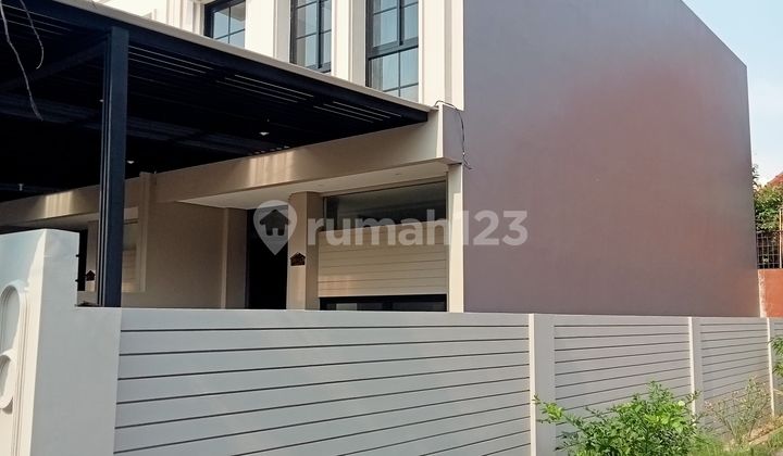 Brand New Hook House in Gading Serpong Sector 7A 2
