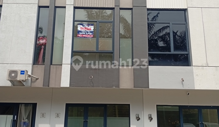 For Sale, Strategic Madrid Shop House