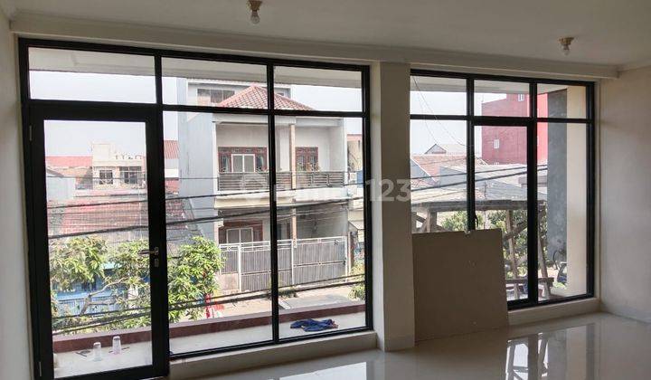 Dijual Rumah Pinggir Jalan Cocok Utk Usaha 1