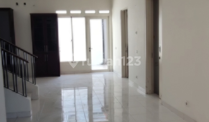 Disewakan Rumah Cluster di Scientia Gading Serpong Disewakan Rumah Cluster di Scientia Gading Serpong