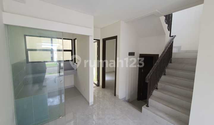 Rumah Bangunan Baru 2 LT Perumahan Lavon Cikupa 2