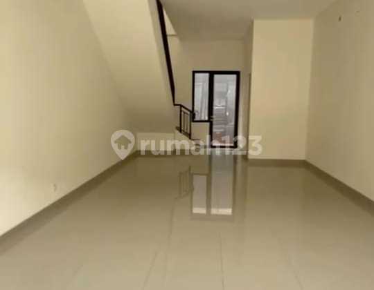 Hampton Avenue 3-Story Shop House Hampton Avenue 3-Story Shop House