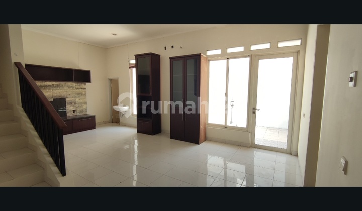 Disewakan Rumah Cluster di Scientia Gading Serpong 2