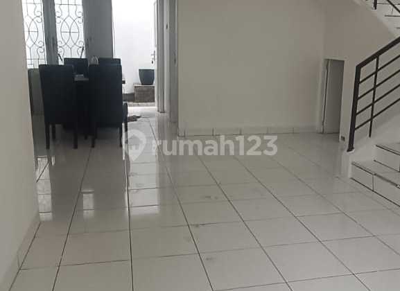 Disewakan Rumah Cluster Jasmine Gading Serpong Disewakan Rumah Cluster Jasmine Gading Serpong